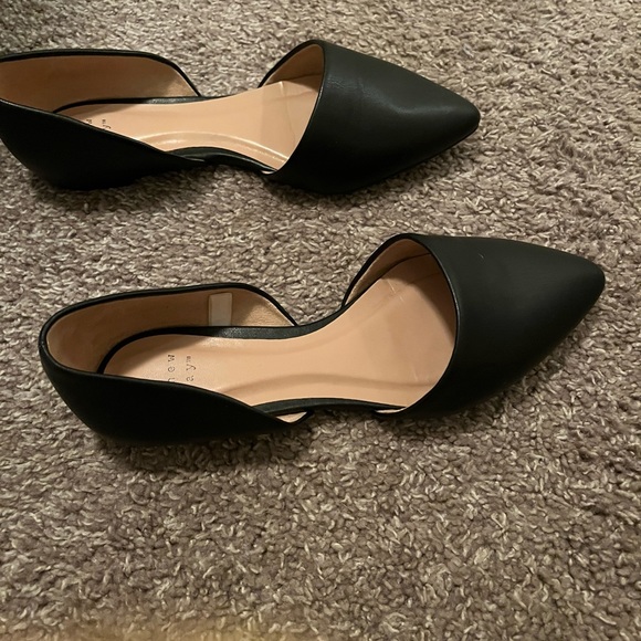 Black Pointy Toe Flats - Picture 2 of 4